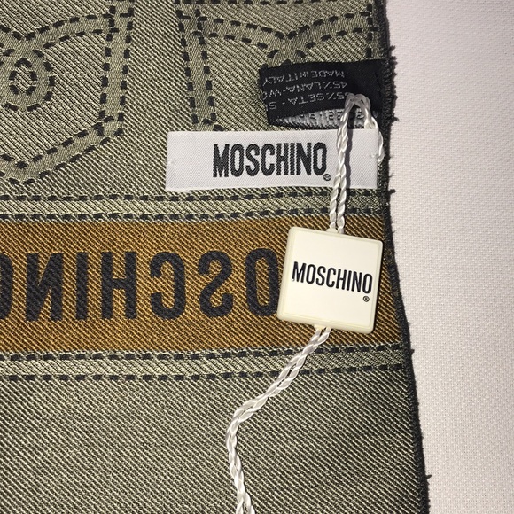 NWT Moschino silk and wool scarf 62” length - Picture 4 of 8